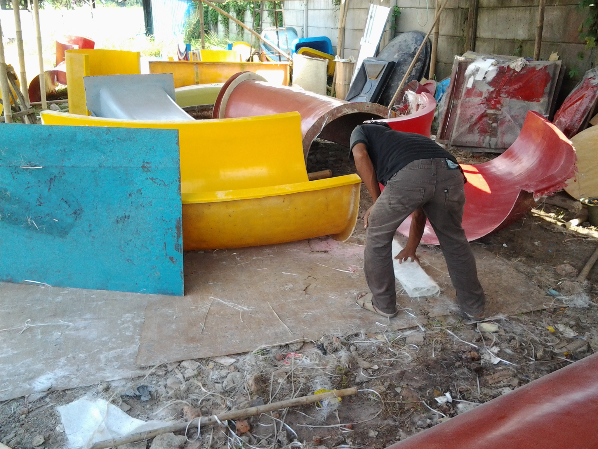Kontraktor Fiberglass